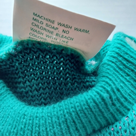 Confetti Knits Girls size 4T Minnie Mouse Walt Disney Productions Sweater Japan - Picture 5 of 8